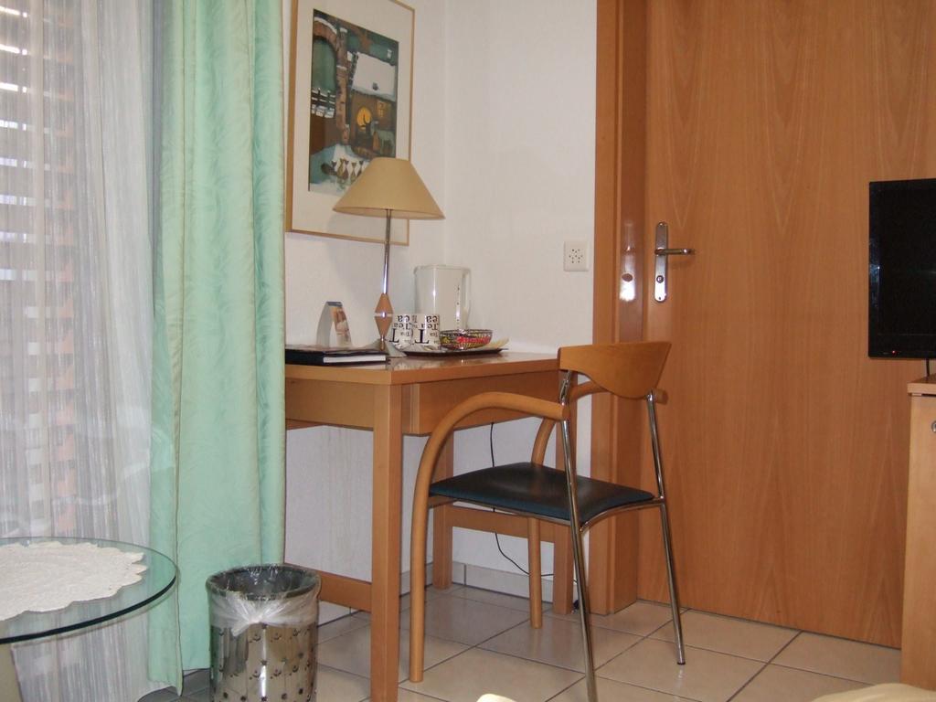 Gasthaus Zur Sonne Aesch  エクステリア 写真