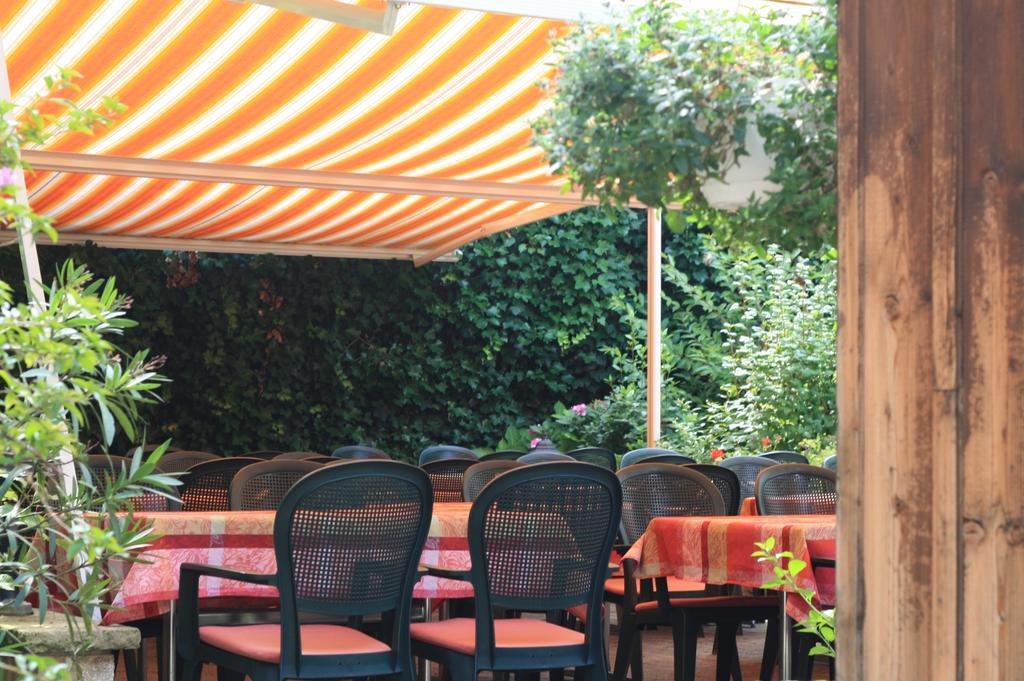 Gasthaus Zur Sonne Aesch  エクステリア 写真